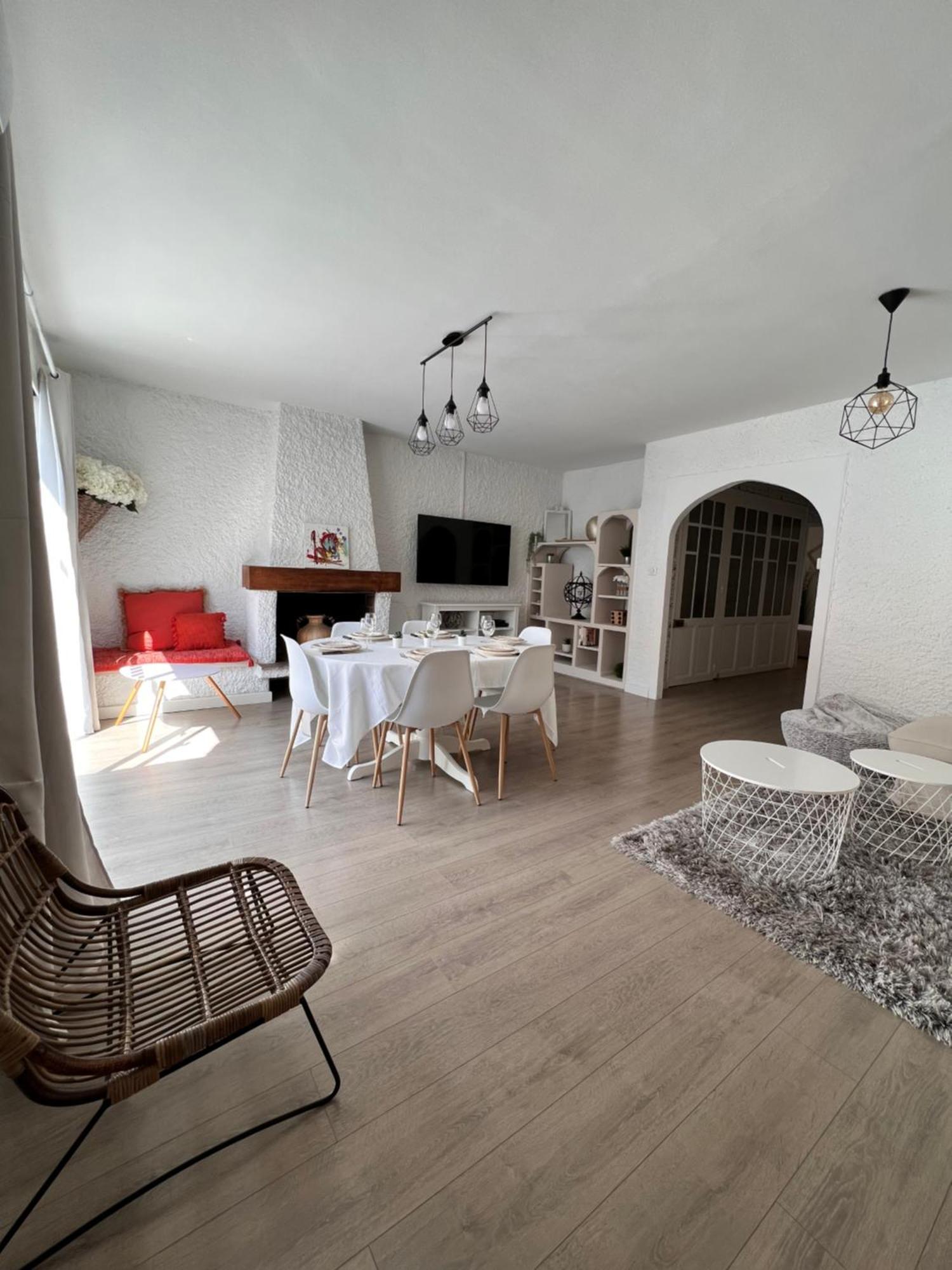 Willa Gorgeous Town House Narbona Zewnętrze zdjęcie